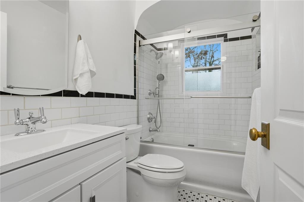 1452 North Avenue NE