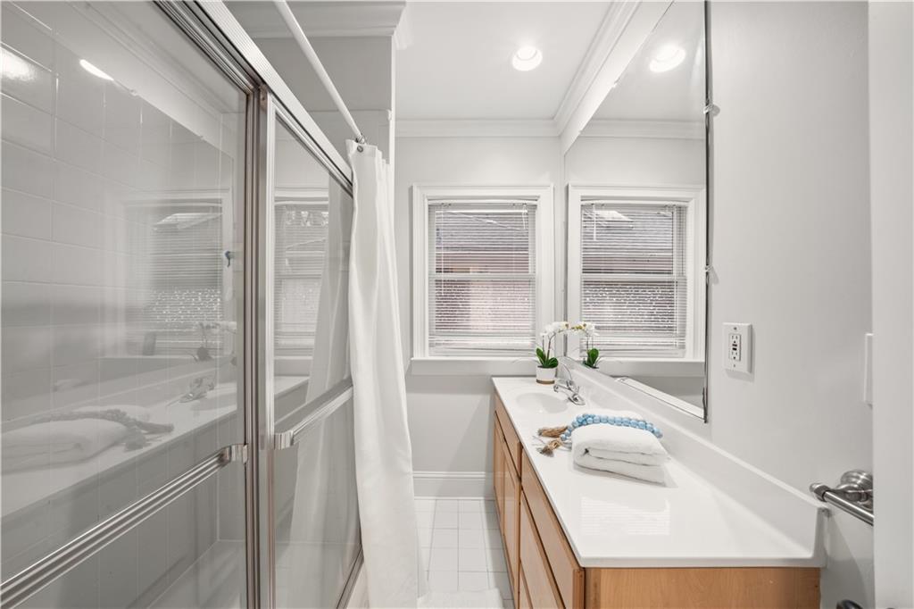 727 Brookridge Drive NE