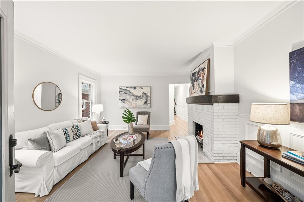 727 Brookridge Drive NE