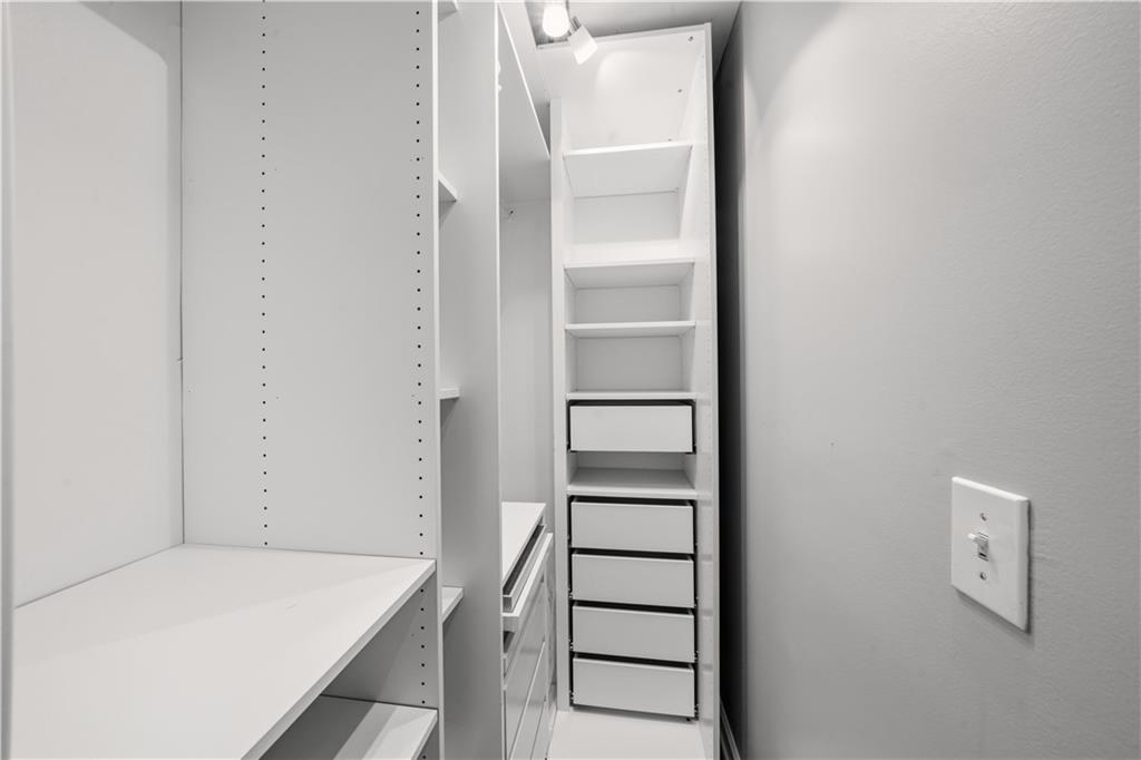 727 Brookridge Drive NE