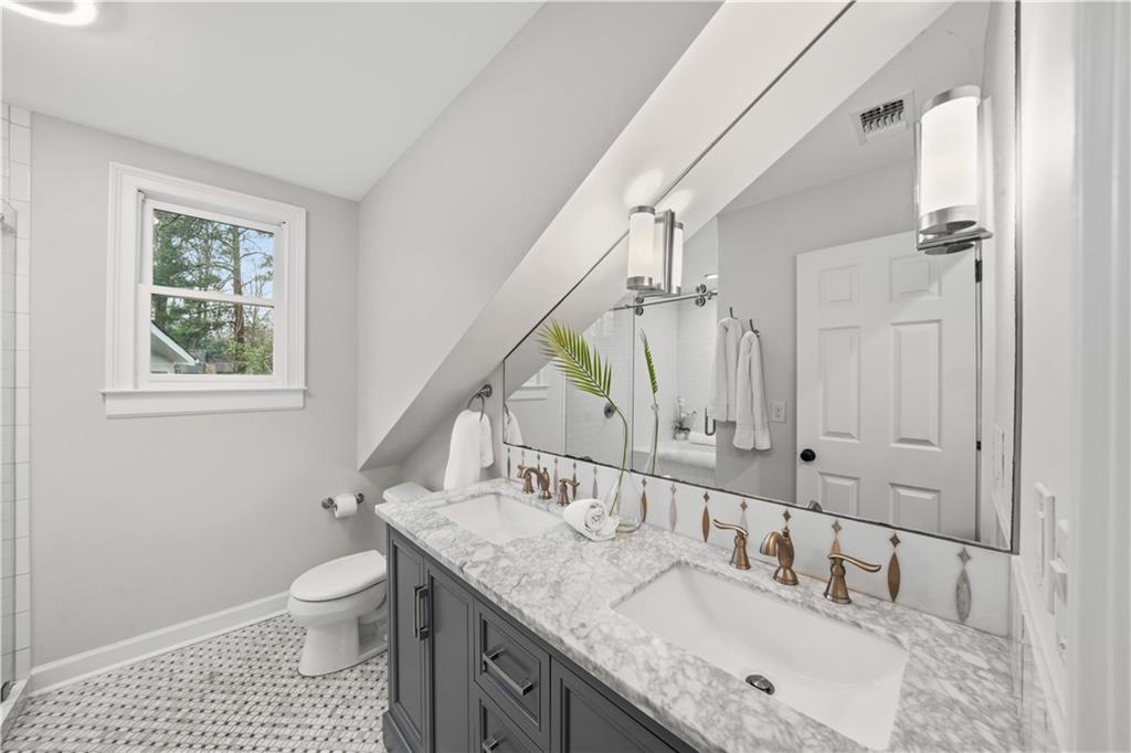 727 Brookridge Drive NE