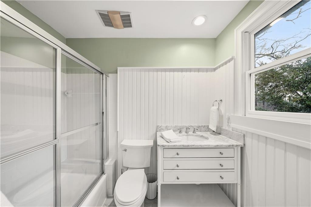 727 Brookridge Drive NE