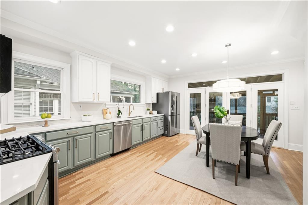 727 Brookridge Drive NE