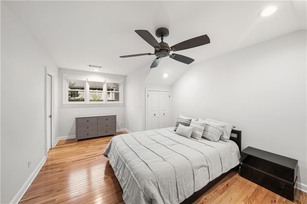 727 Brookridge Drive NE