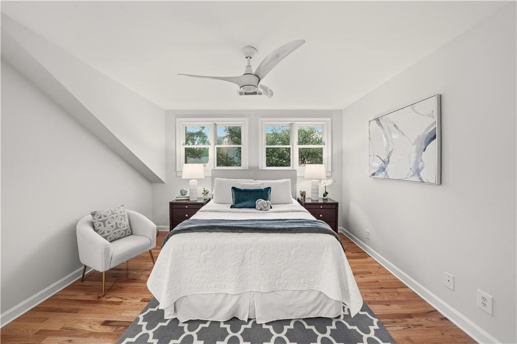 727 Brookridge Drive NE