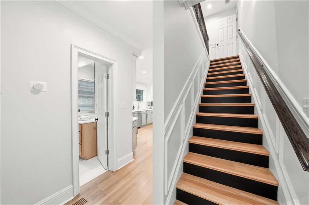 727 Brookridge Drive NE