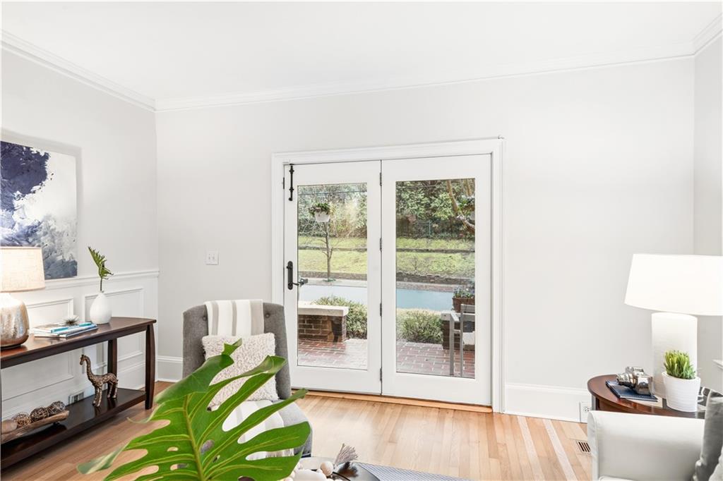 727 Brookridge Drive NE