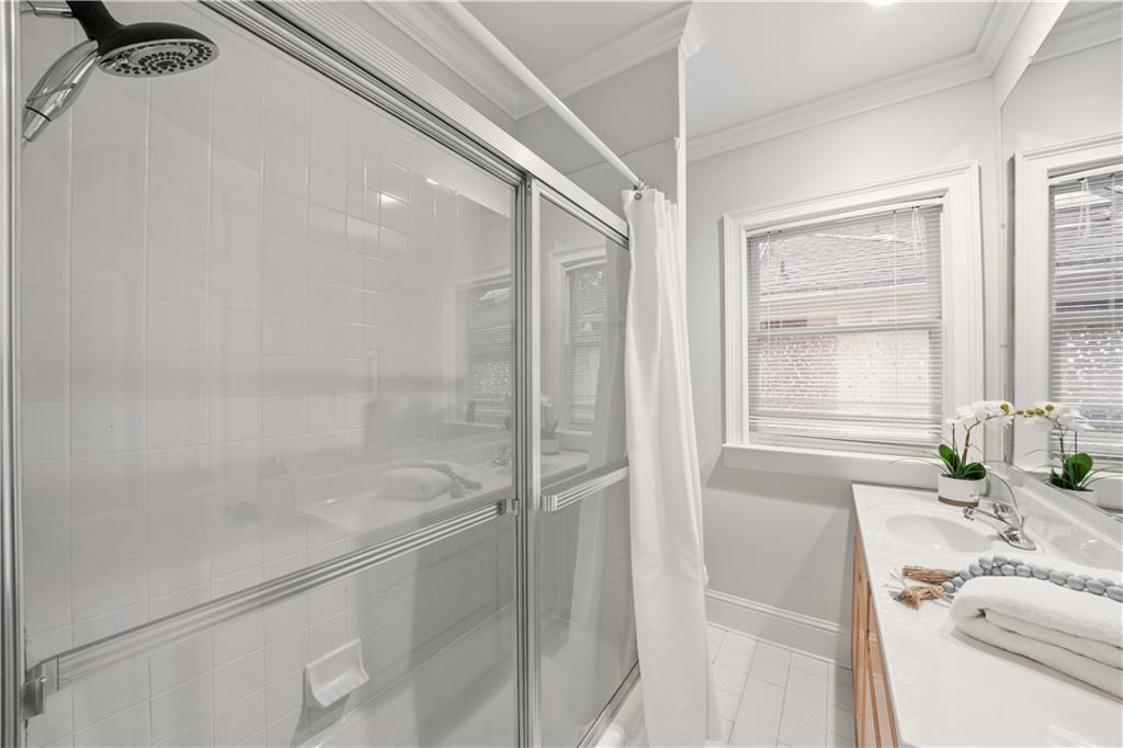 727 Brookridge Drive NE