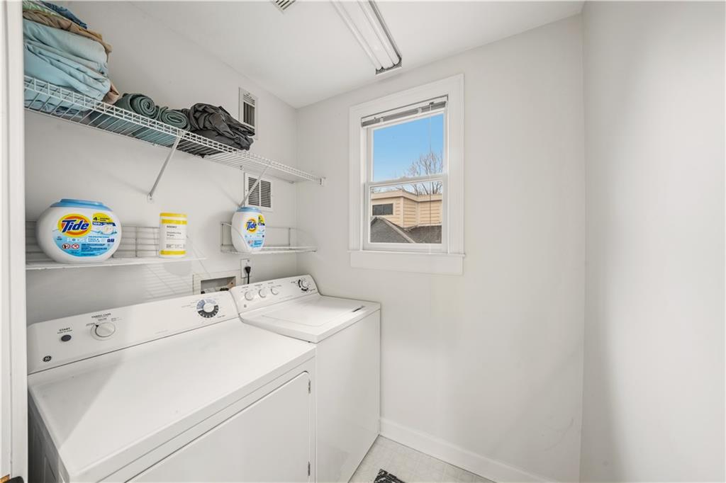 727 Brookridge Drive NE