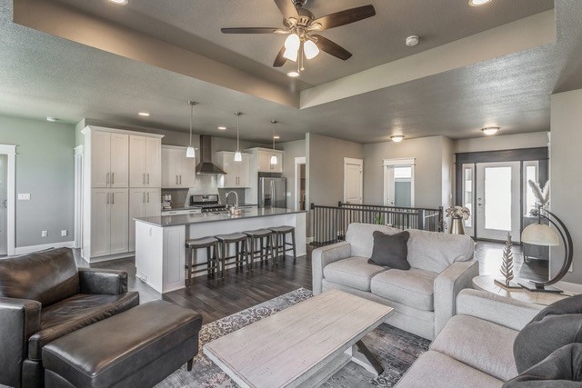 405 NW Beechwood Drive