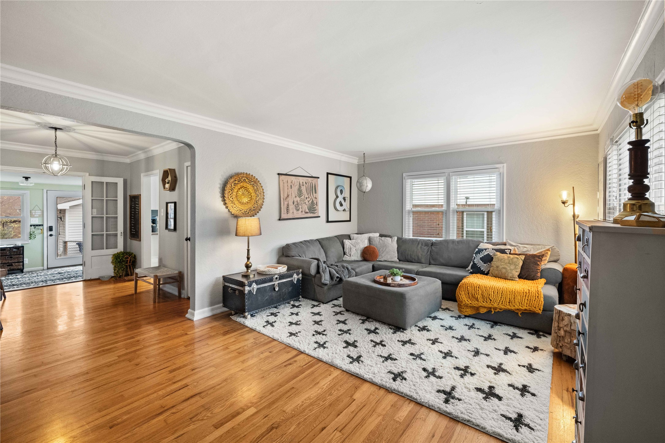 1158 chautauqua Parkway