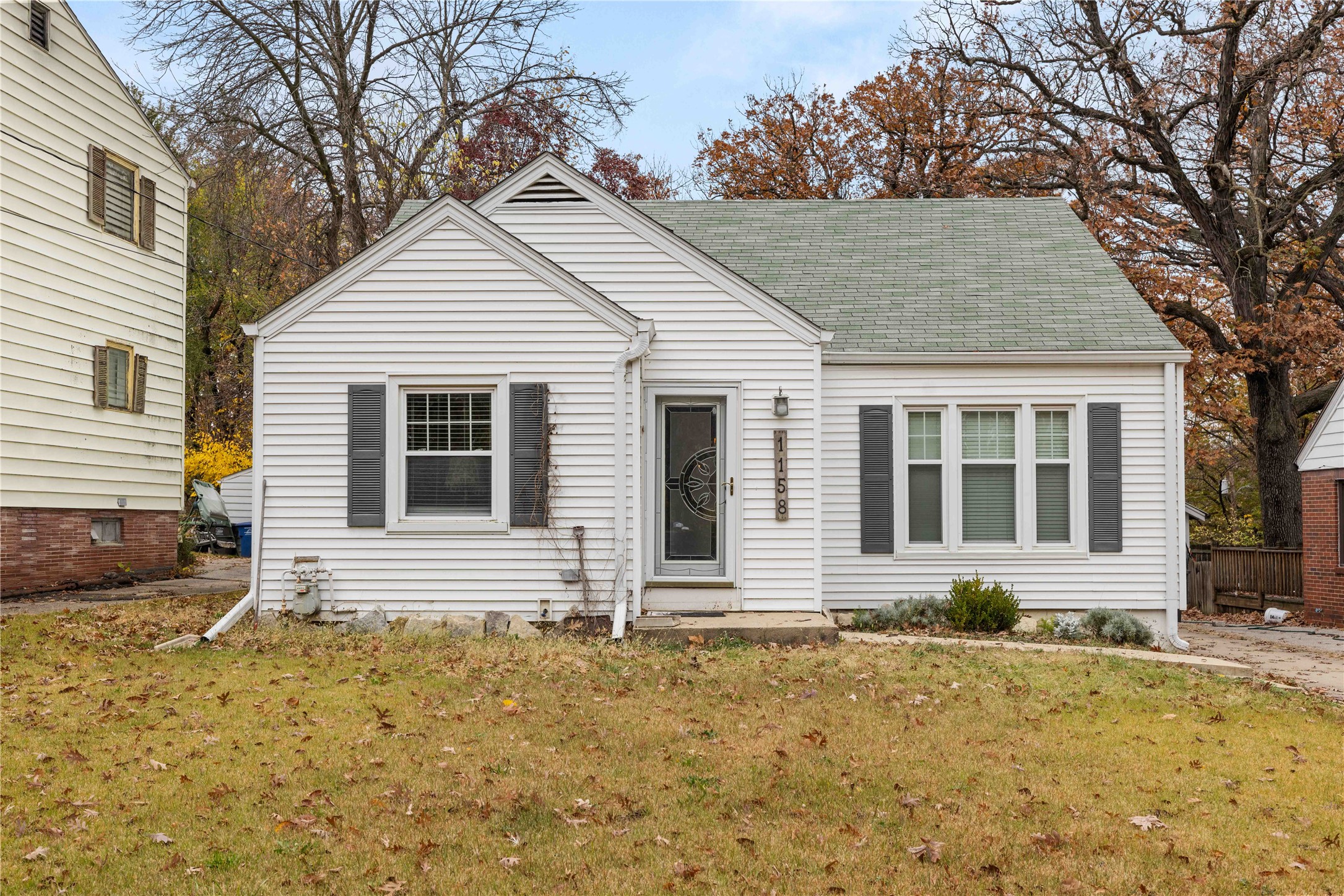 1158 chautauqua Parkway