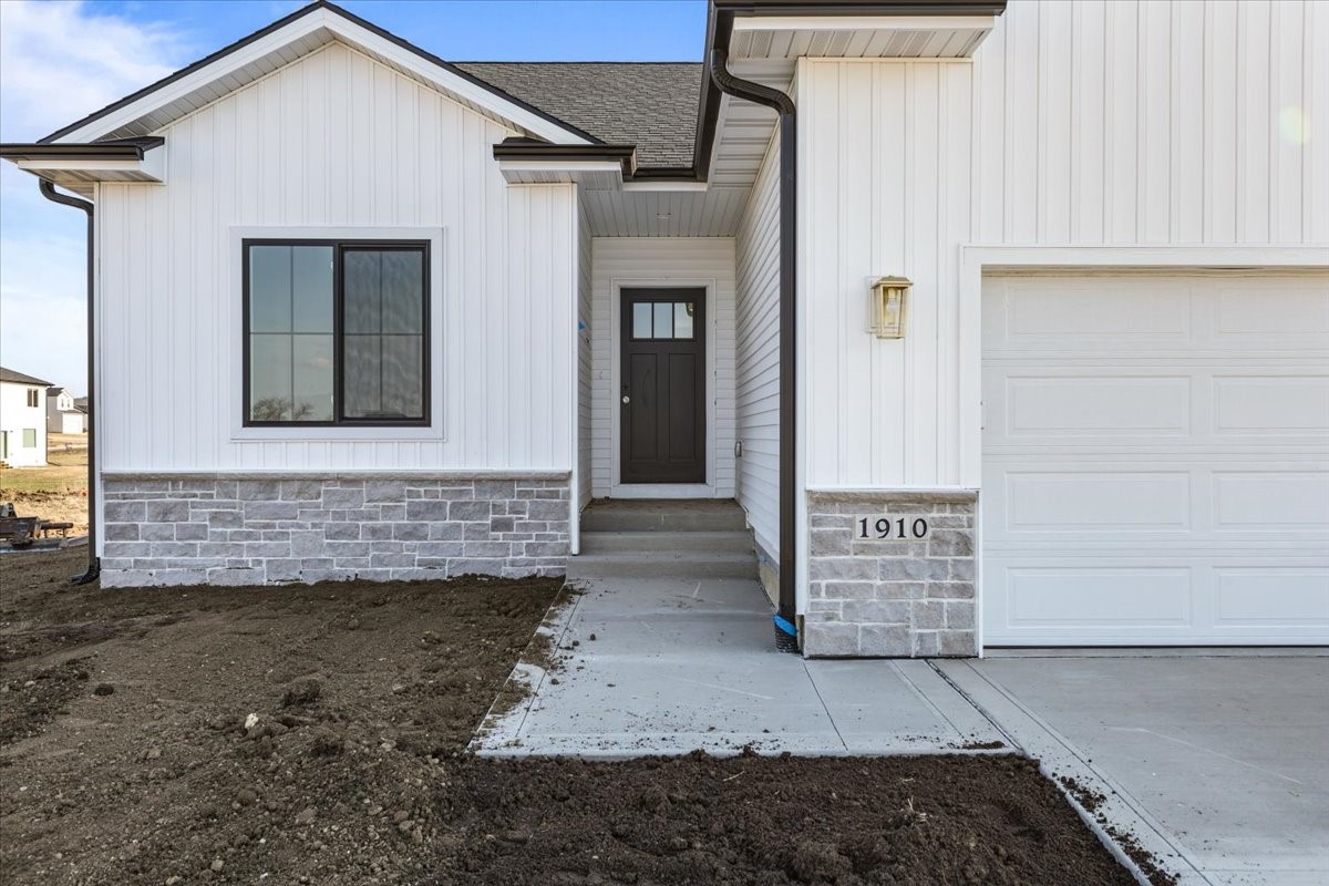 1910 16th Circle SE