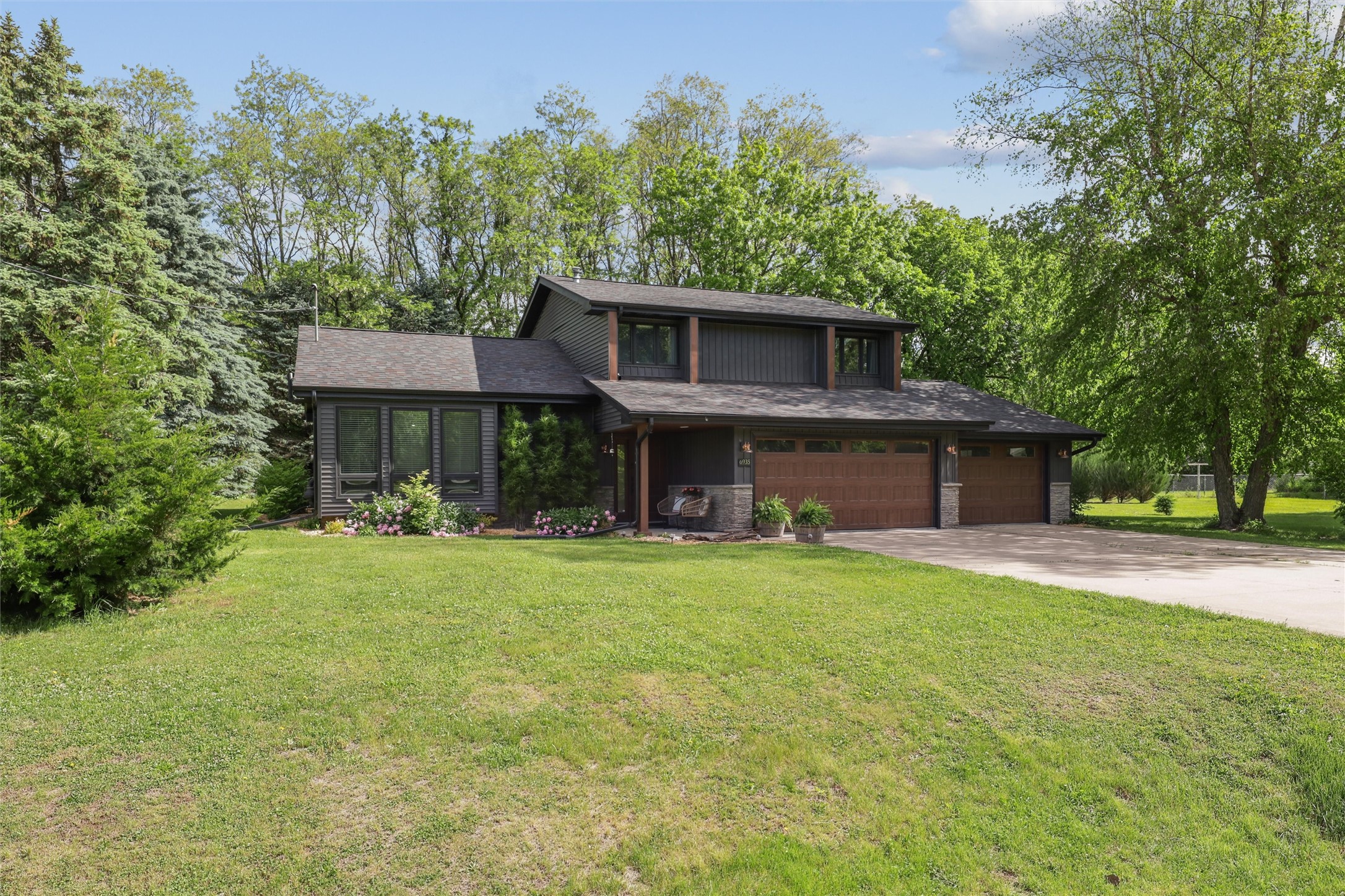 6935 NW 88th Avenue