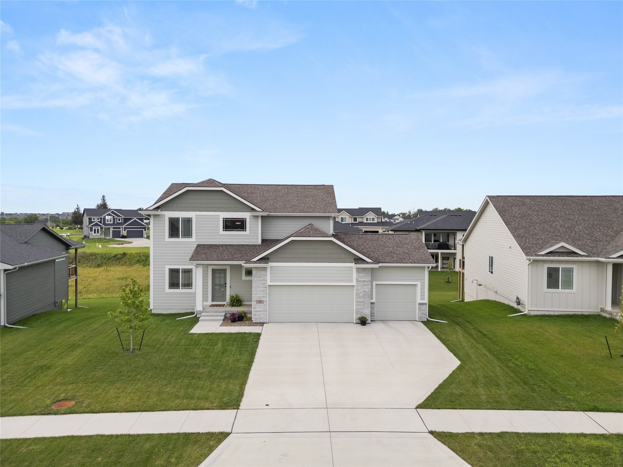 60 NW Valleyview Drive