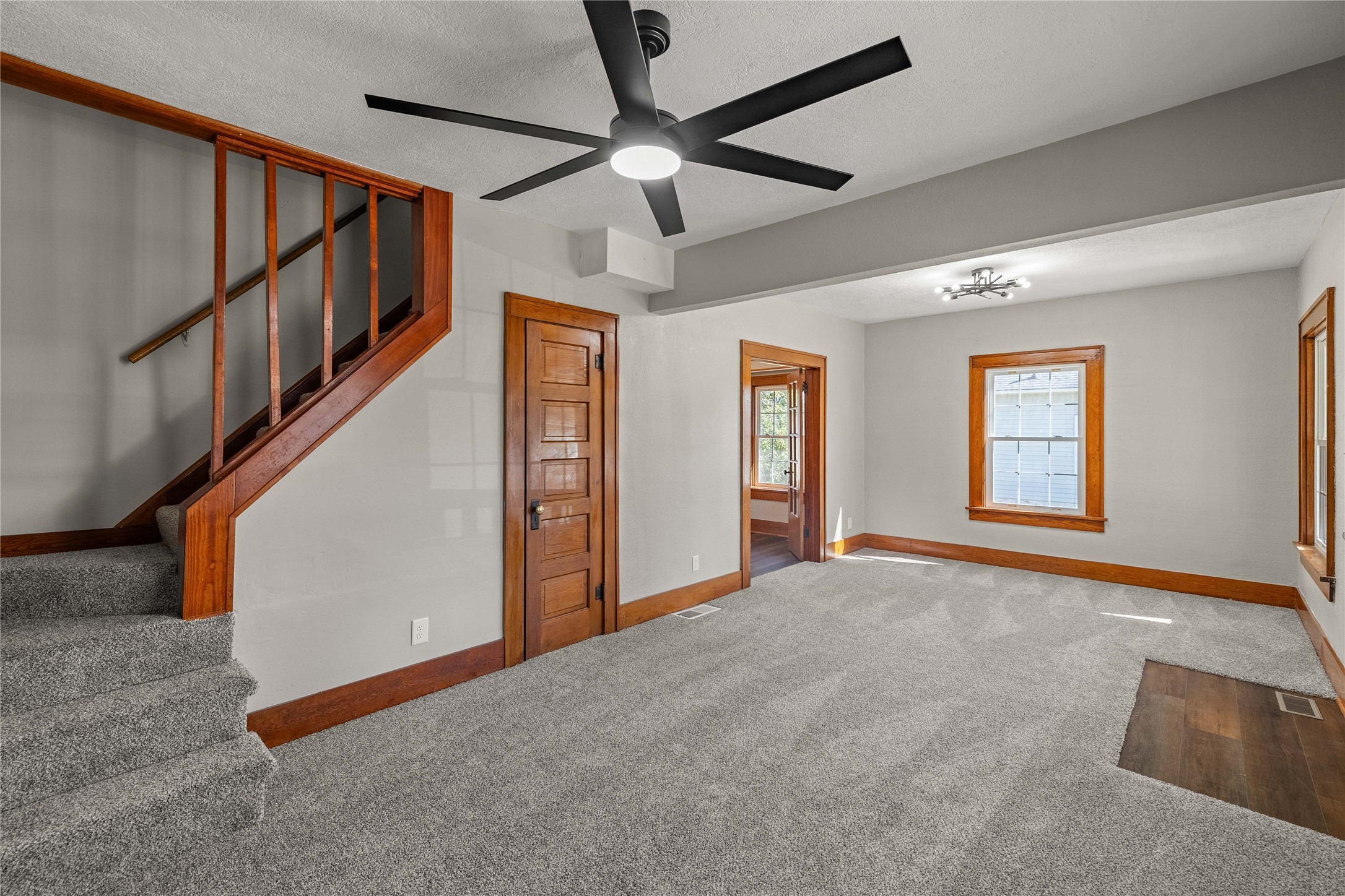 615 W Fifth Street