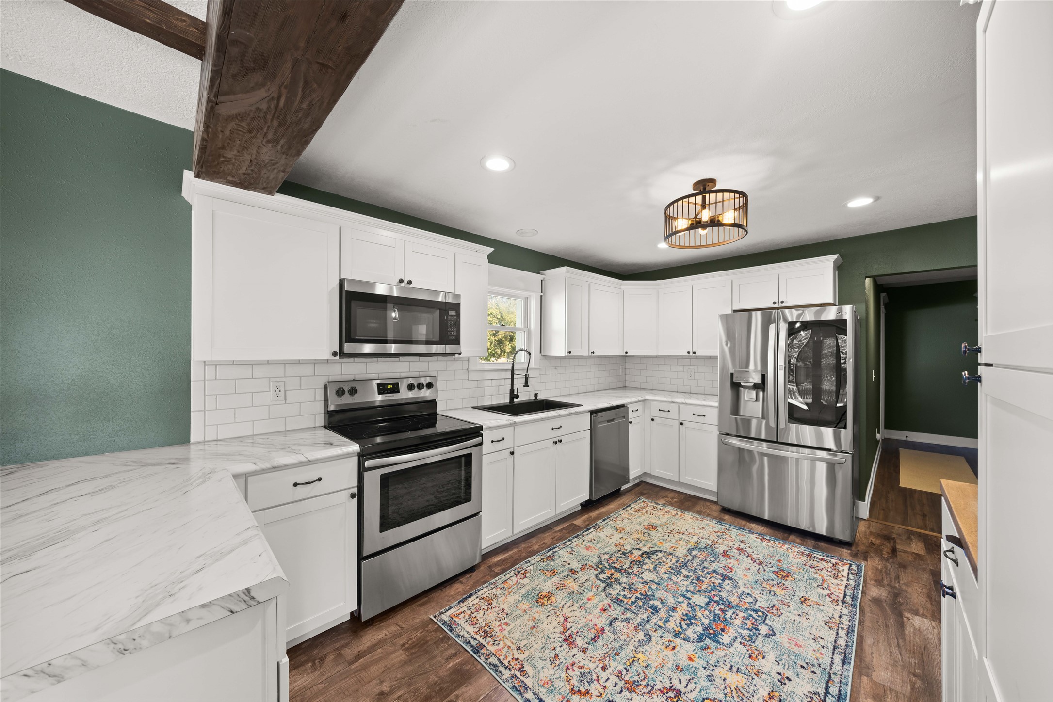 213 W 7th Street