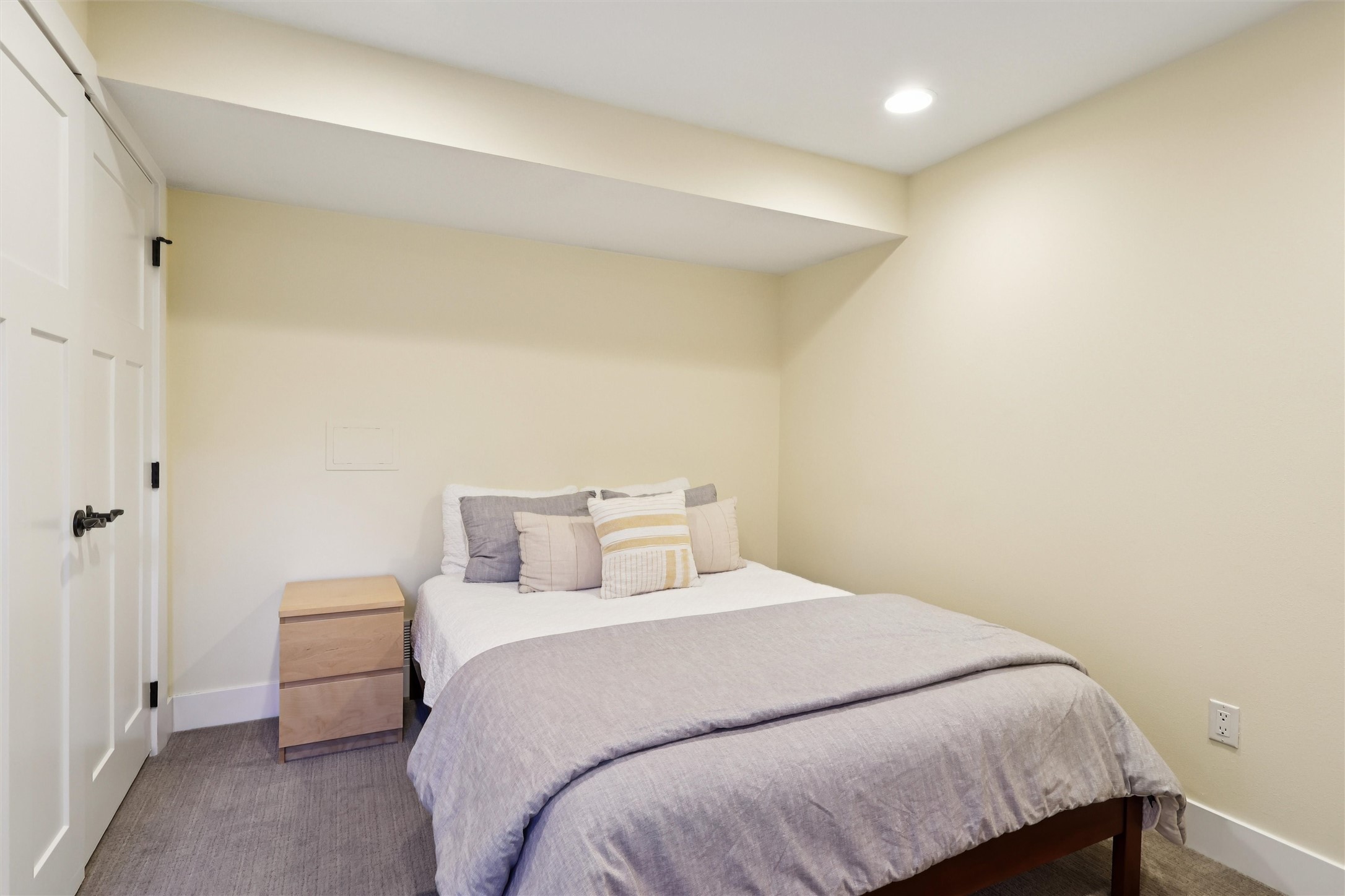 8243 Sky View Circle