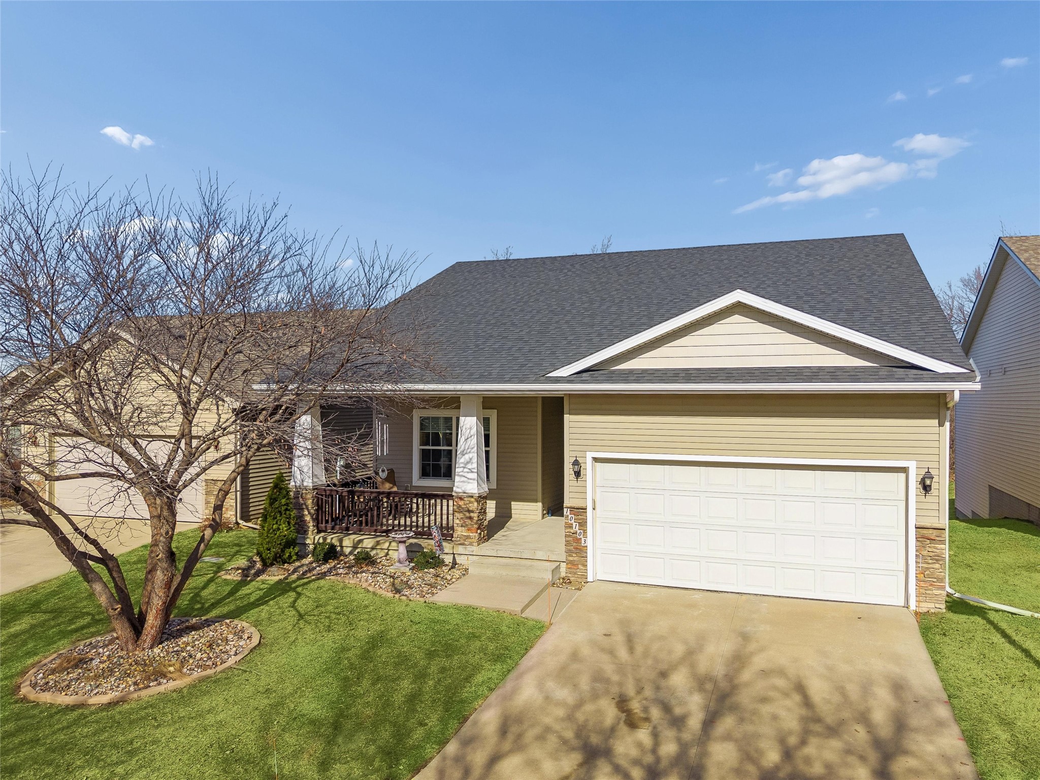 10103 N Glenstone Court