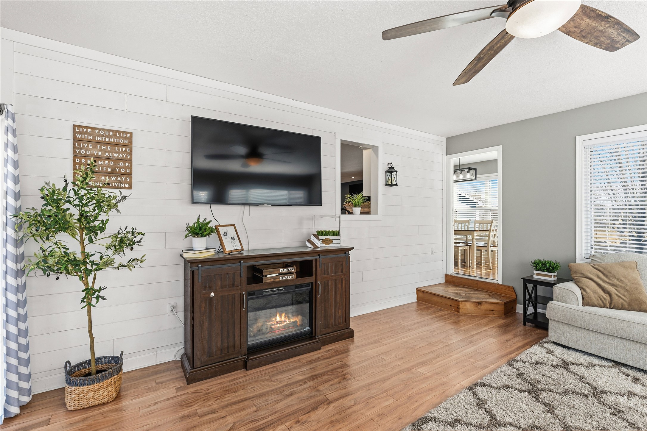 3704 SE Redbud Court