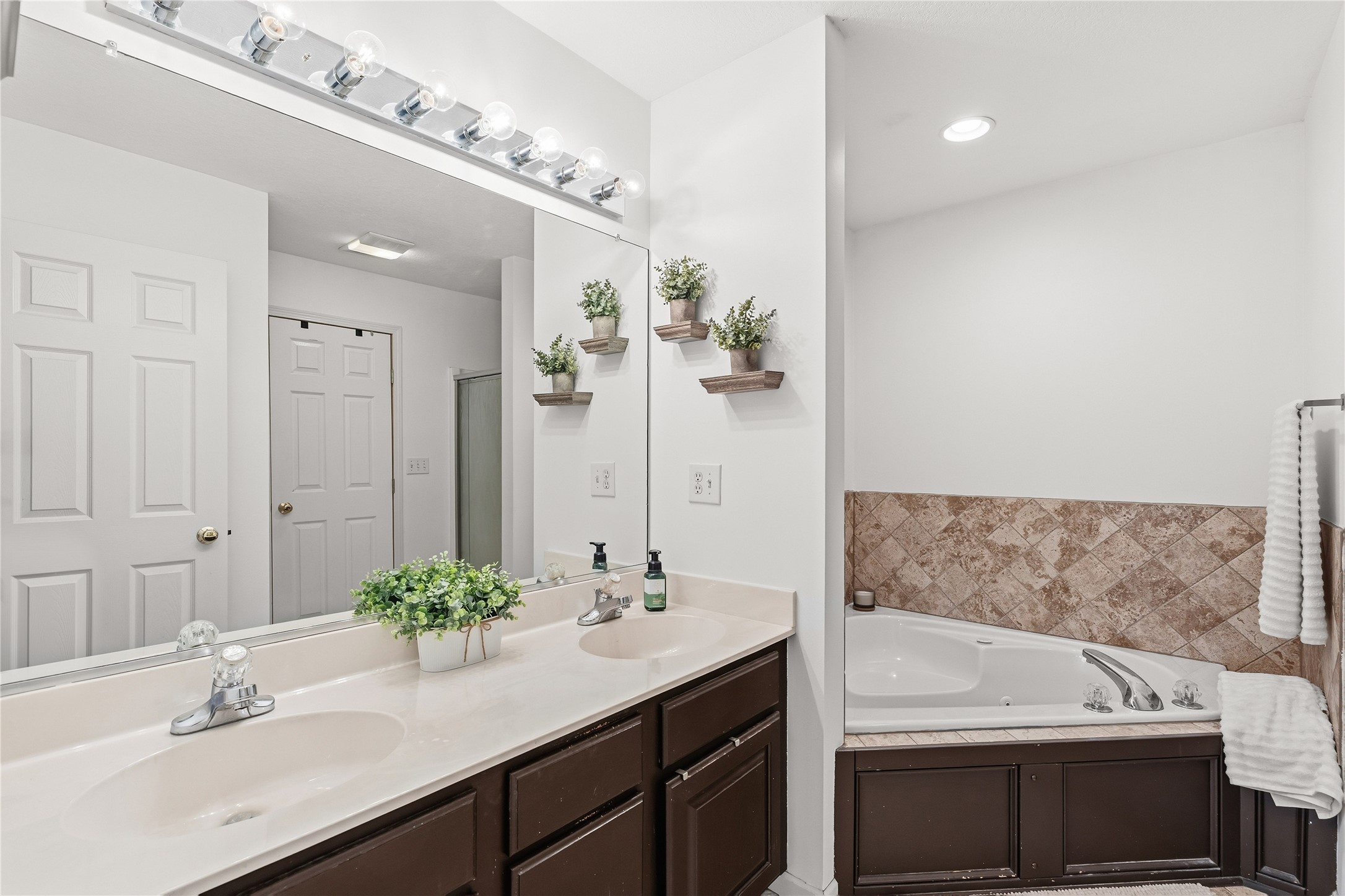 3704 SE Redbud Court