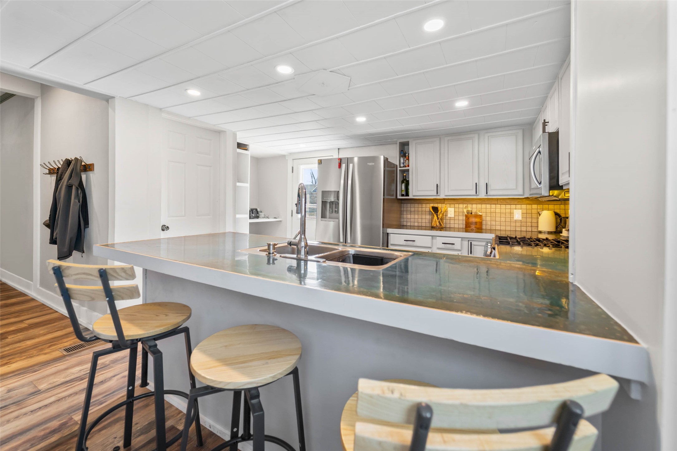 412 E Sixth Street