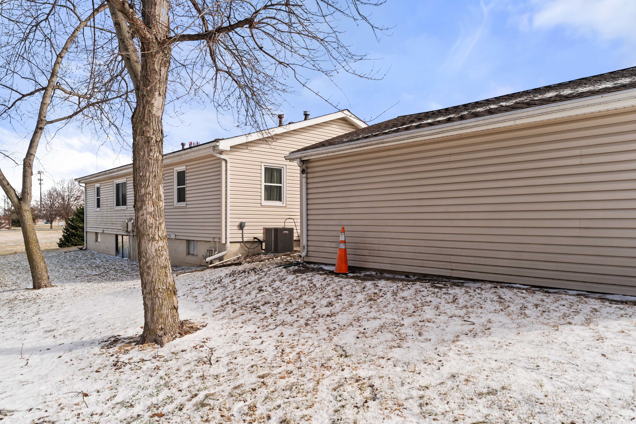 301 & 303 W 1st Street