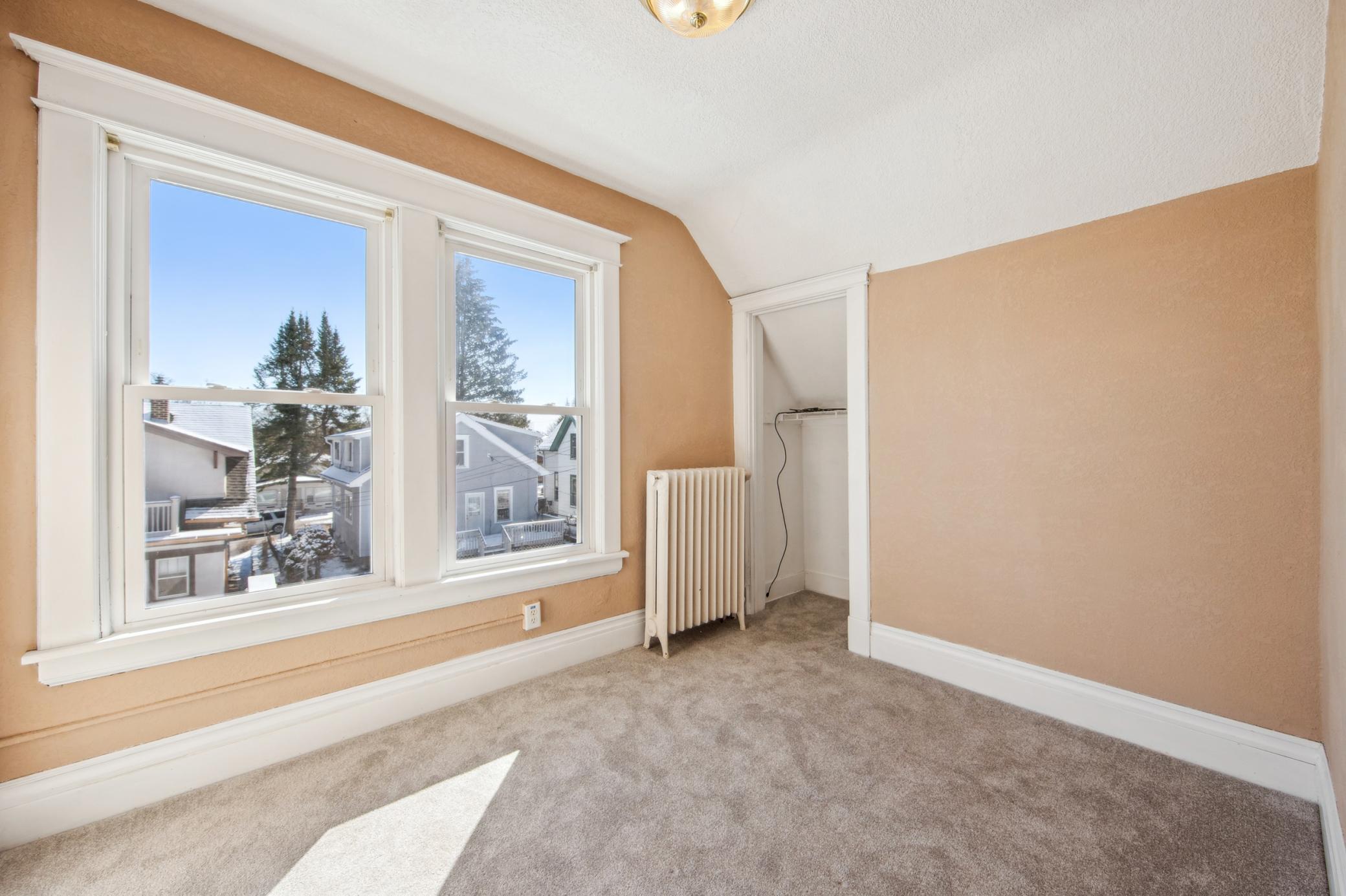 1046 Magnolia Avenue E