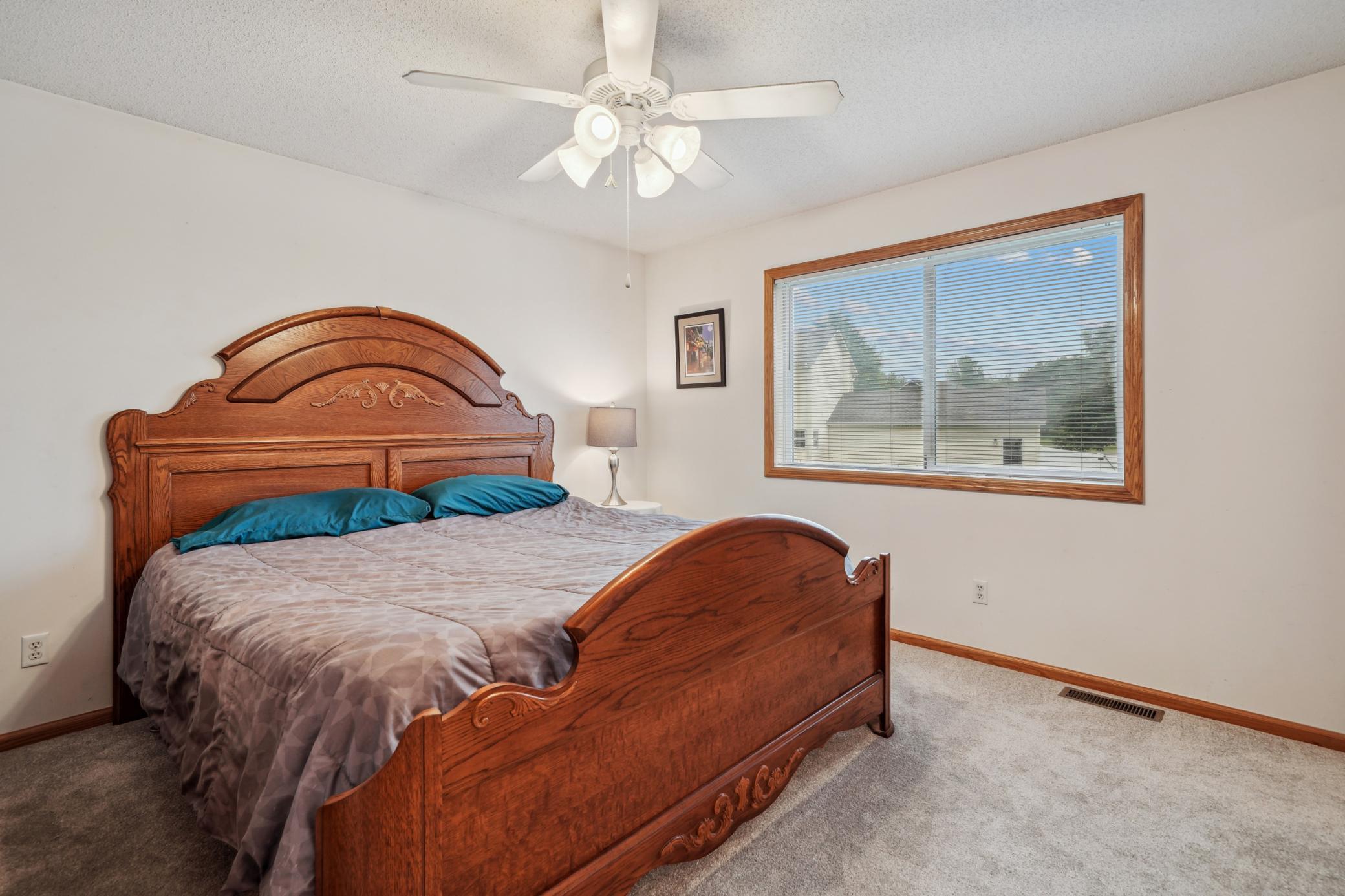 579 Maple Knoll Circle NW