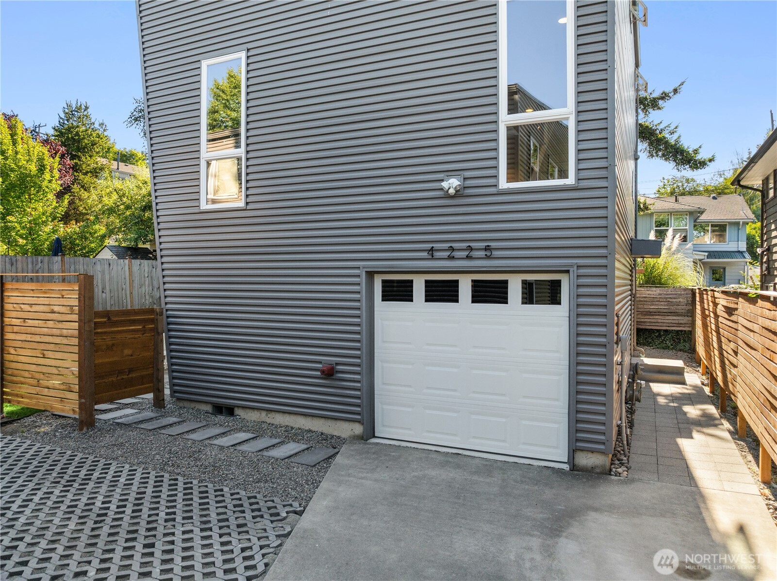 4225 26th Avenue W