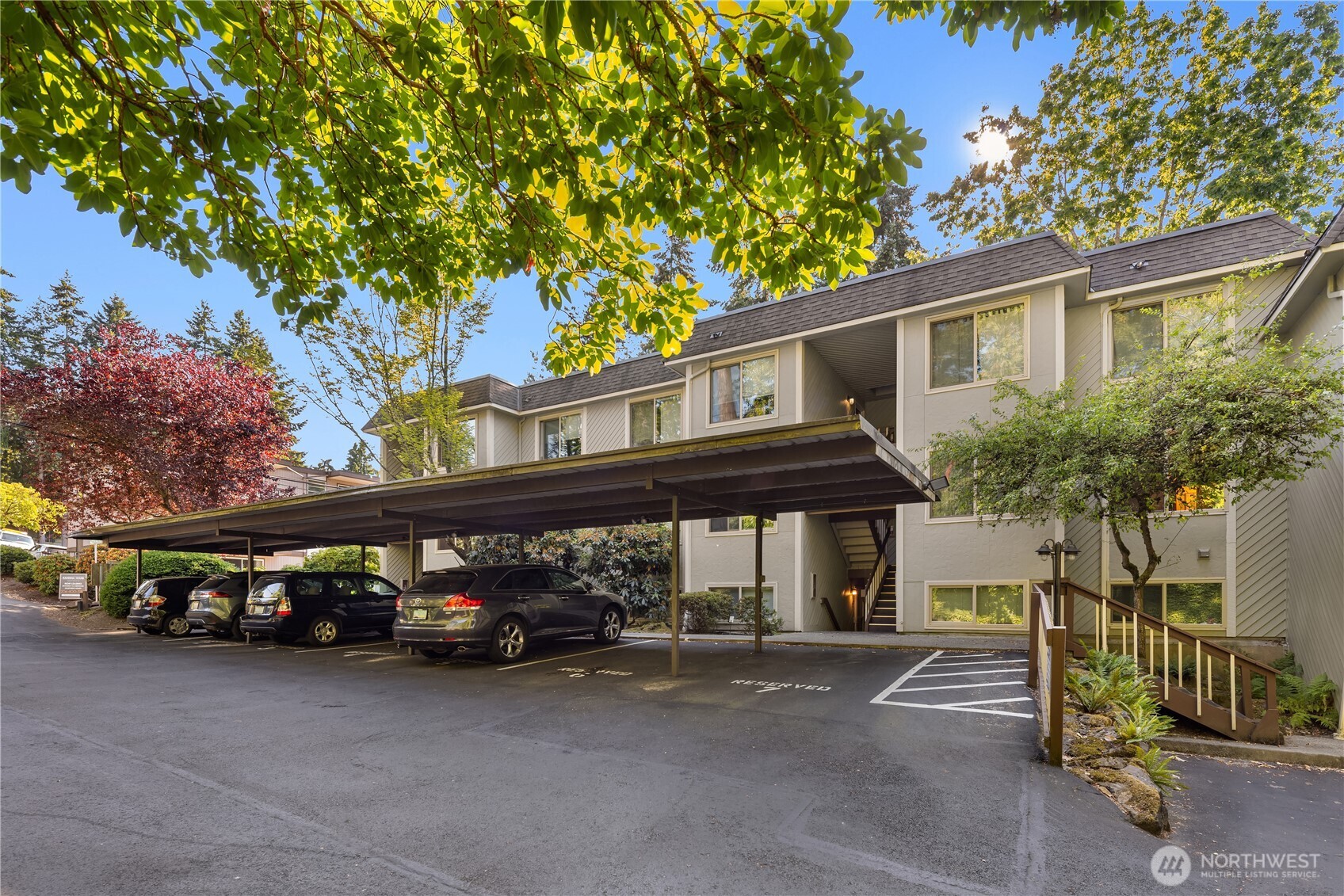 9504 Ravenna Avenue NE Unit: 203