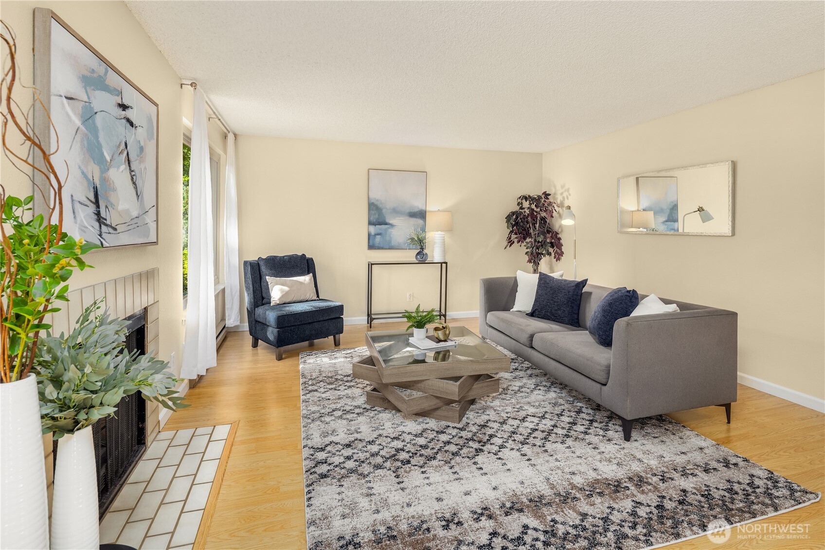 9504 Ravenna Avenue NE Unit: 203