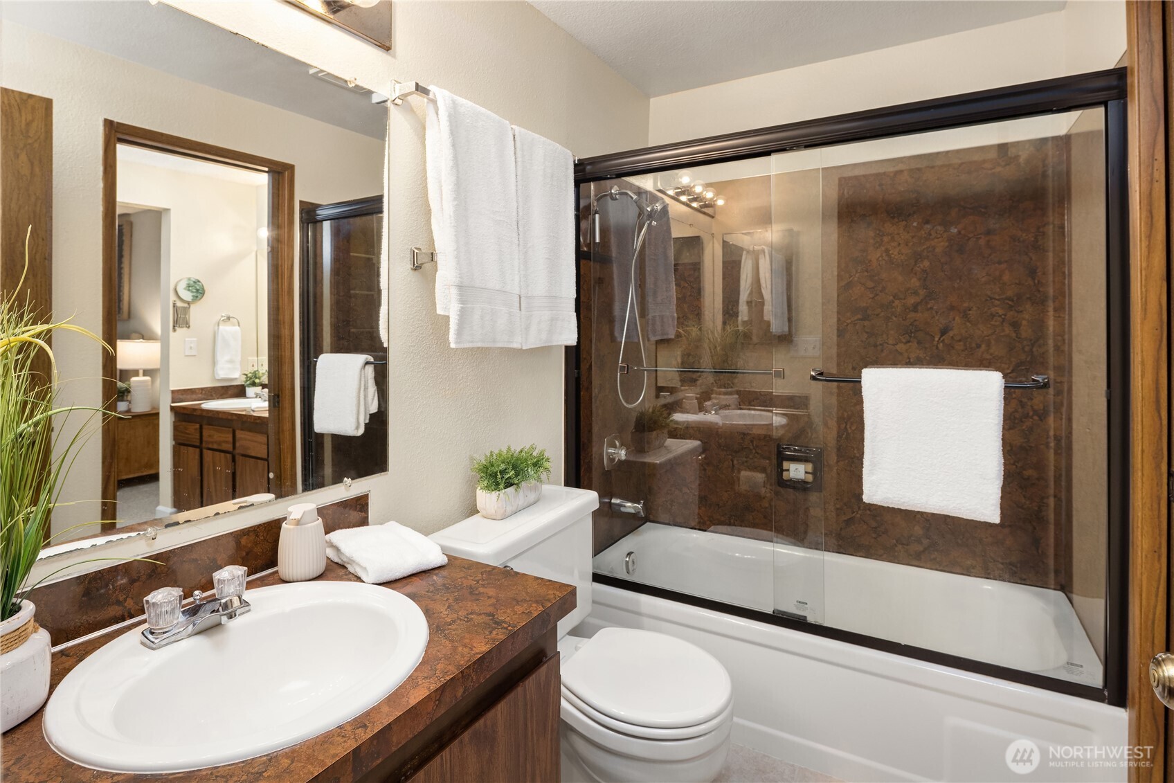 9504 Ravenna Avenue NE Unit: 203