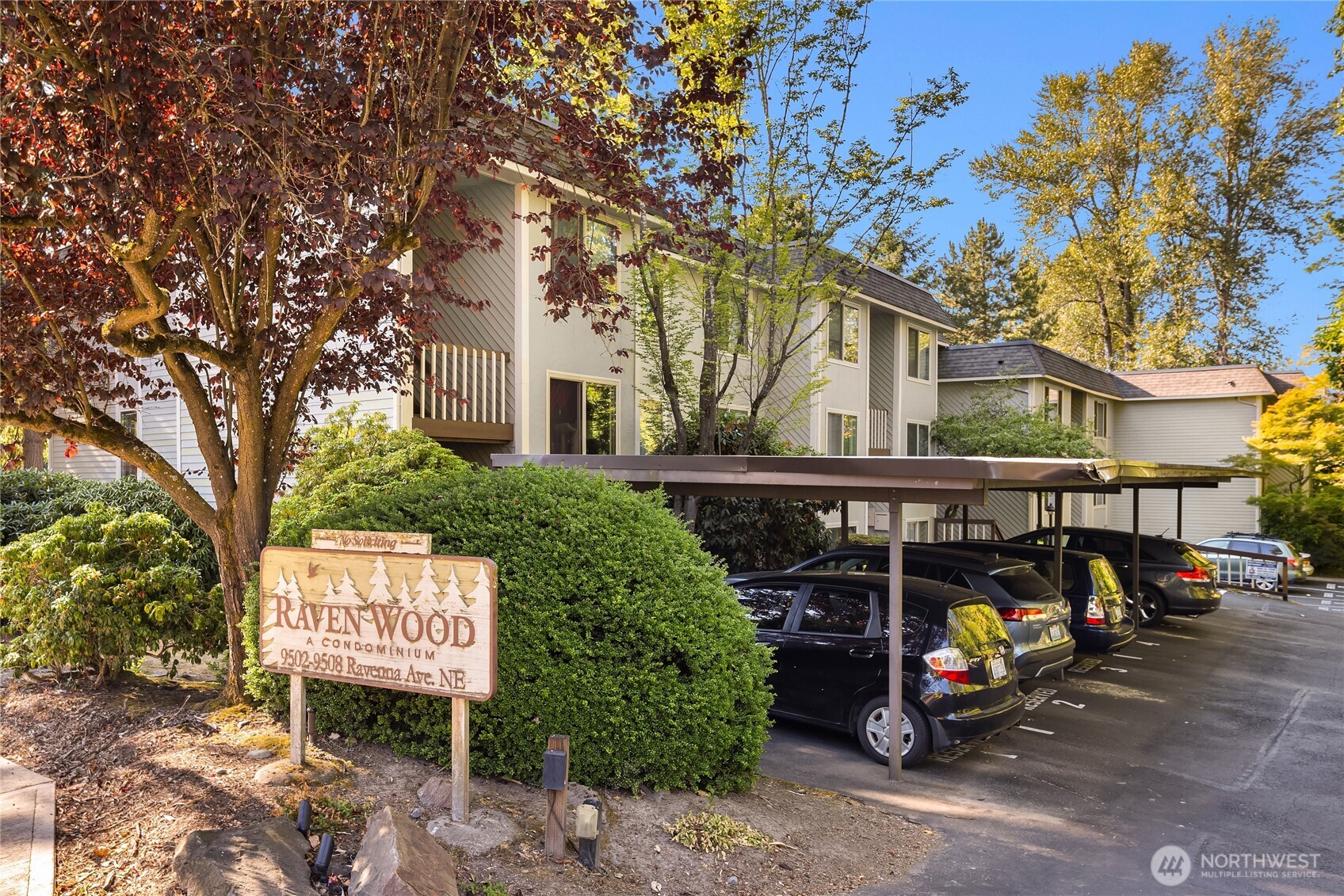 9504 Ravenna Avenue NE Unit: 203