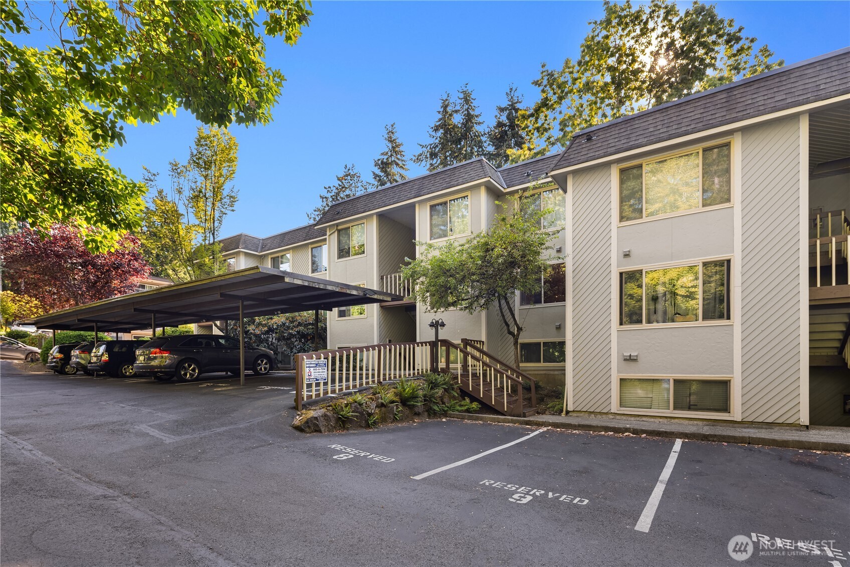9504 Ravenna Avenue NE Unit: 203