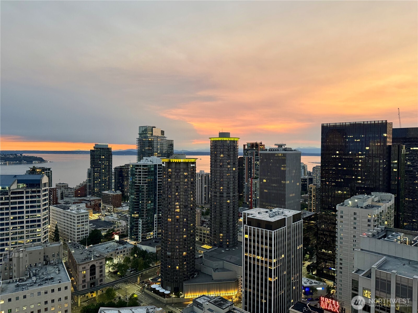 737 Olive Way Unit: 3609