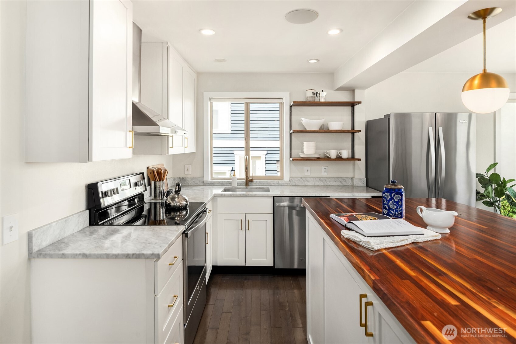 6519 35th Avenue NE Unit: 201