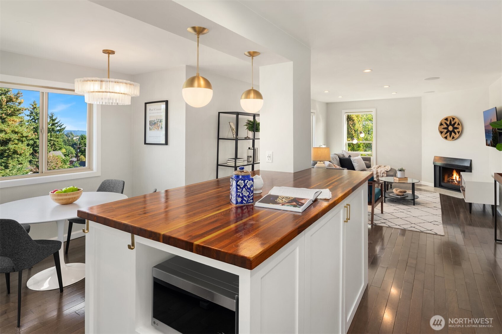 6519 35th Avenue NE Unit: 201