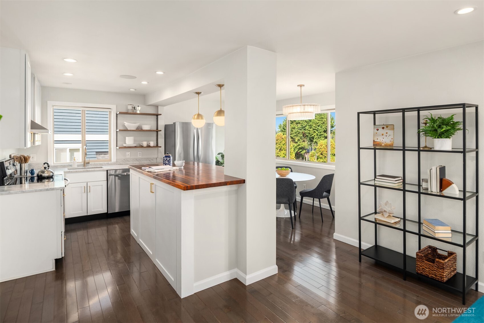 6519 35th Avenue NE Unit: 201