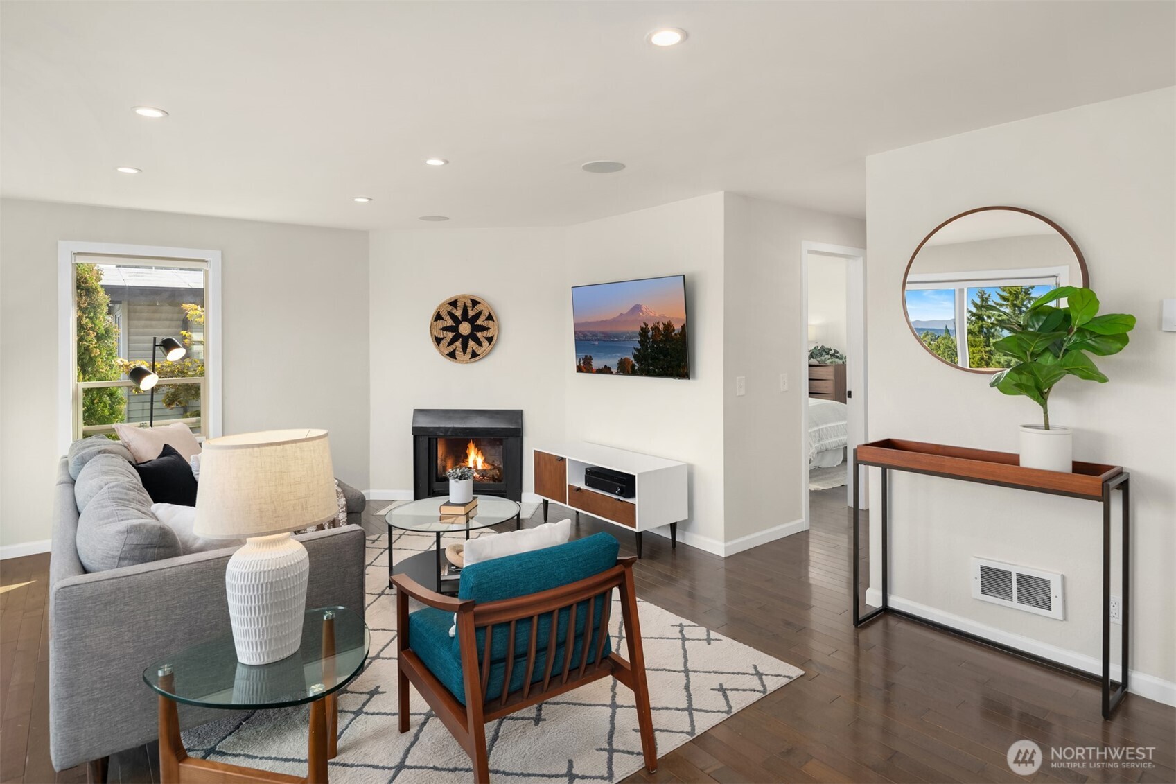 6519 35th Avenue NE Unit: 201