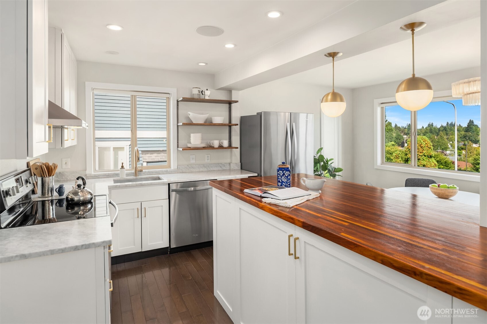 6519 35th Avenue NE Unit: 201