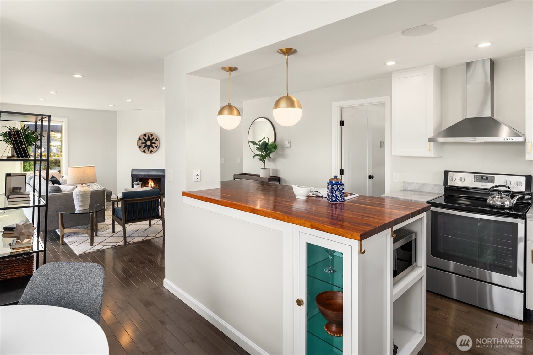 6519 35th Avenue NE Unit: 201