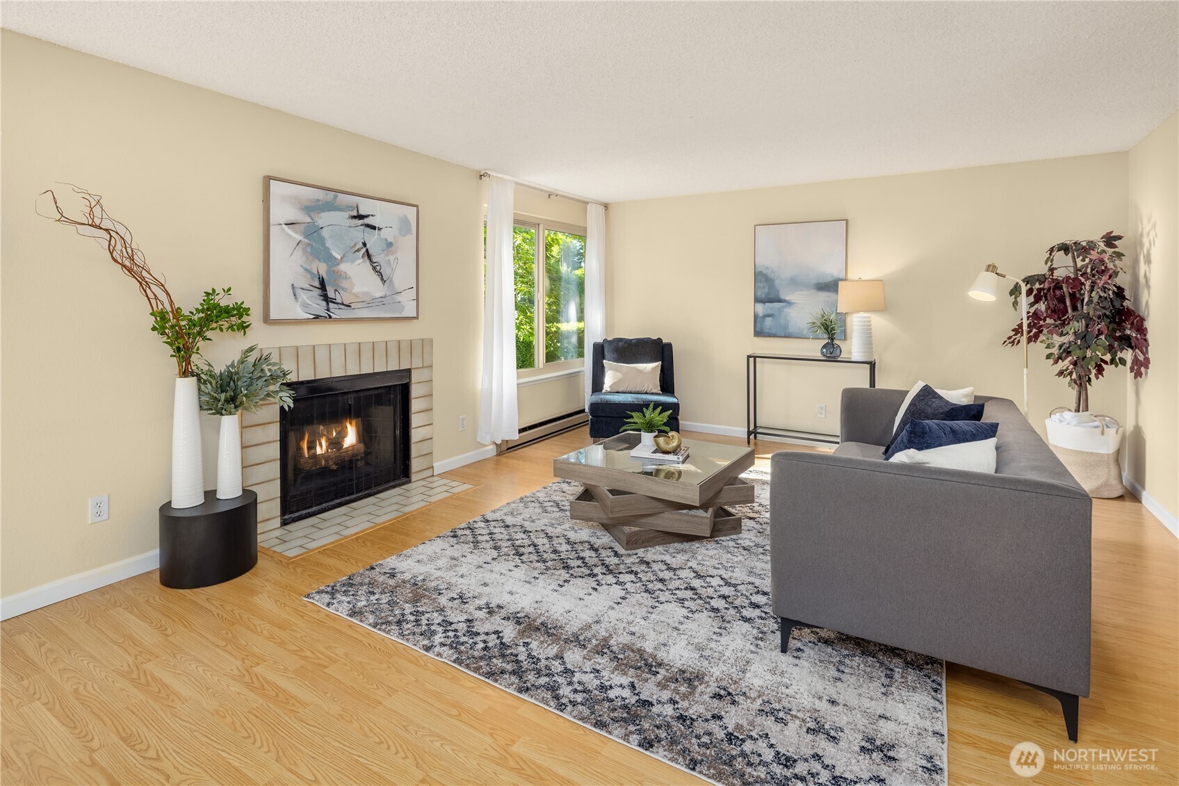 9504 Ravenna Avenue NE Unit: 203