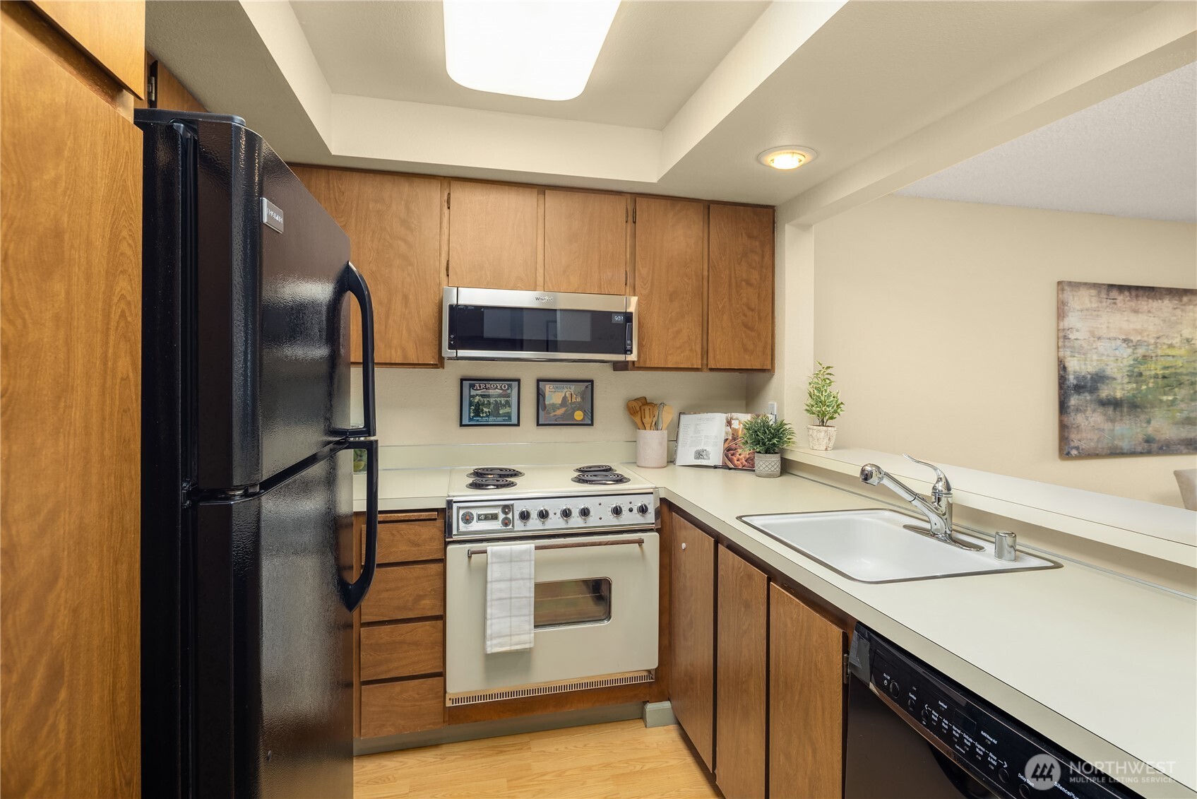 9504 Ravenna Avenue NE Unit: 203