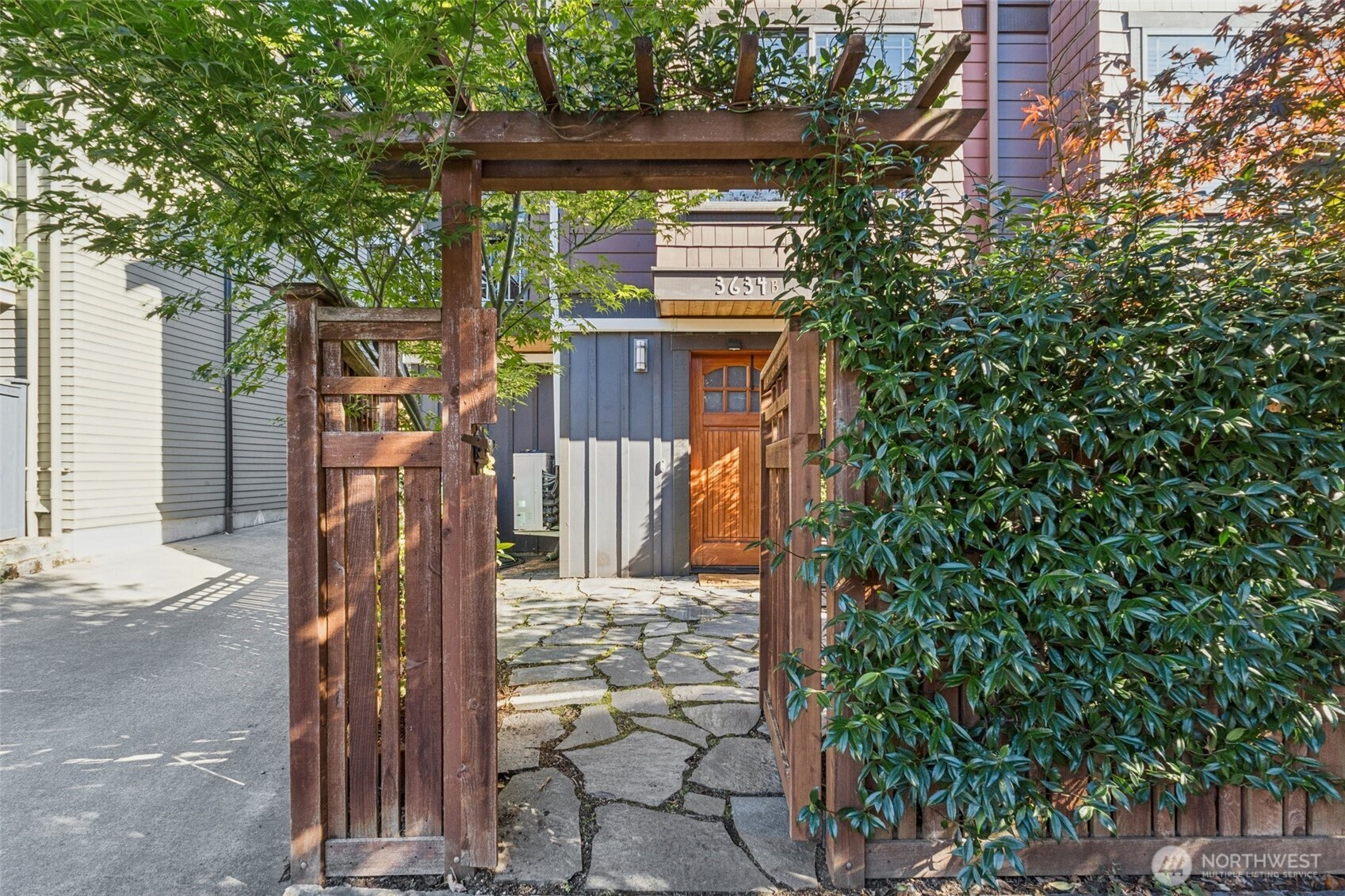 3634 Palatine Avenue N Unit: B