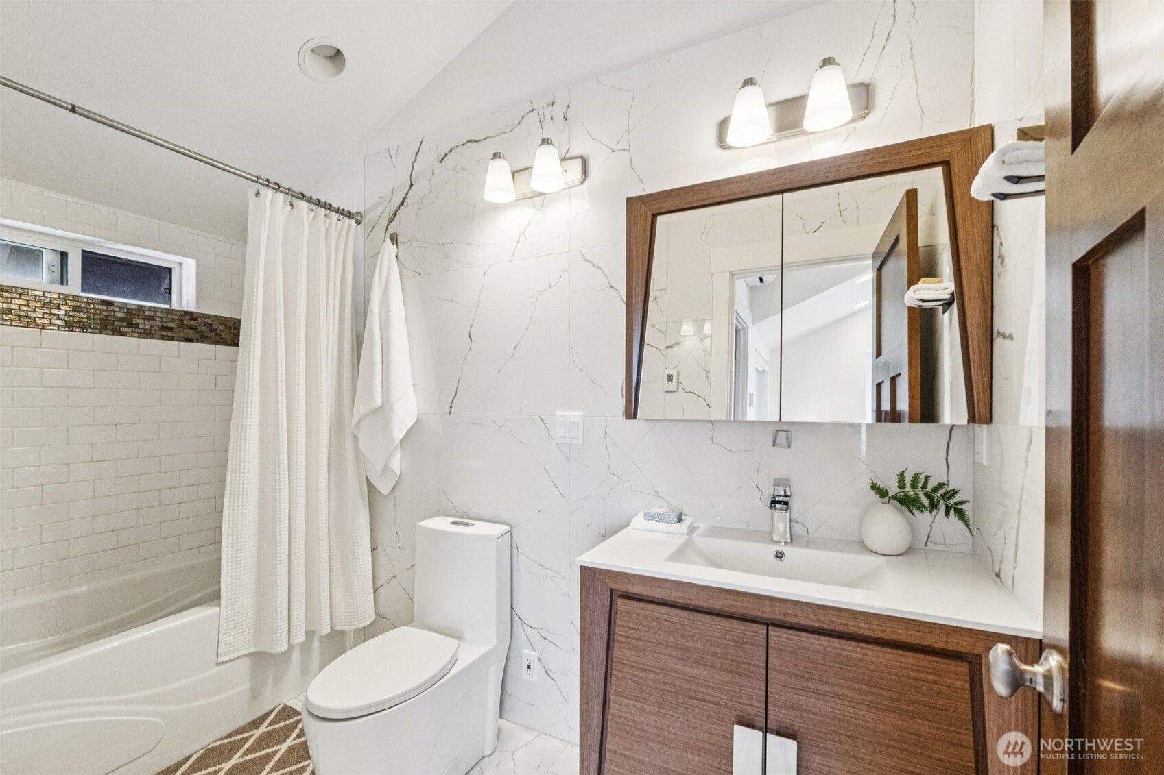 3634 Palatine Avenue N Unit: B