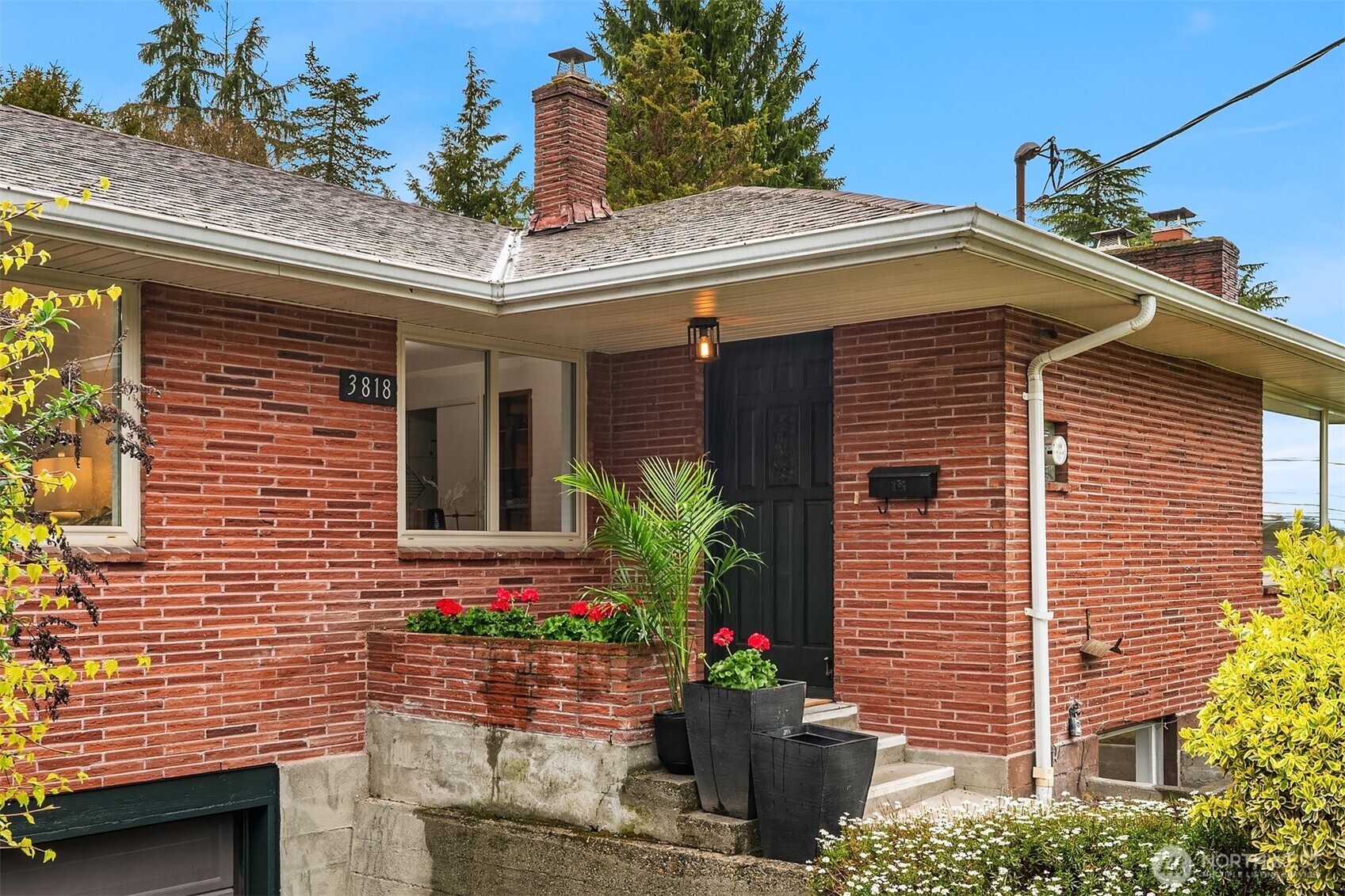 3818 NE 94th Street