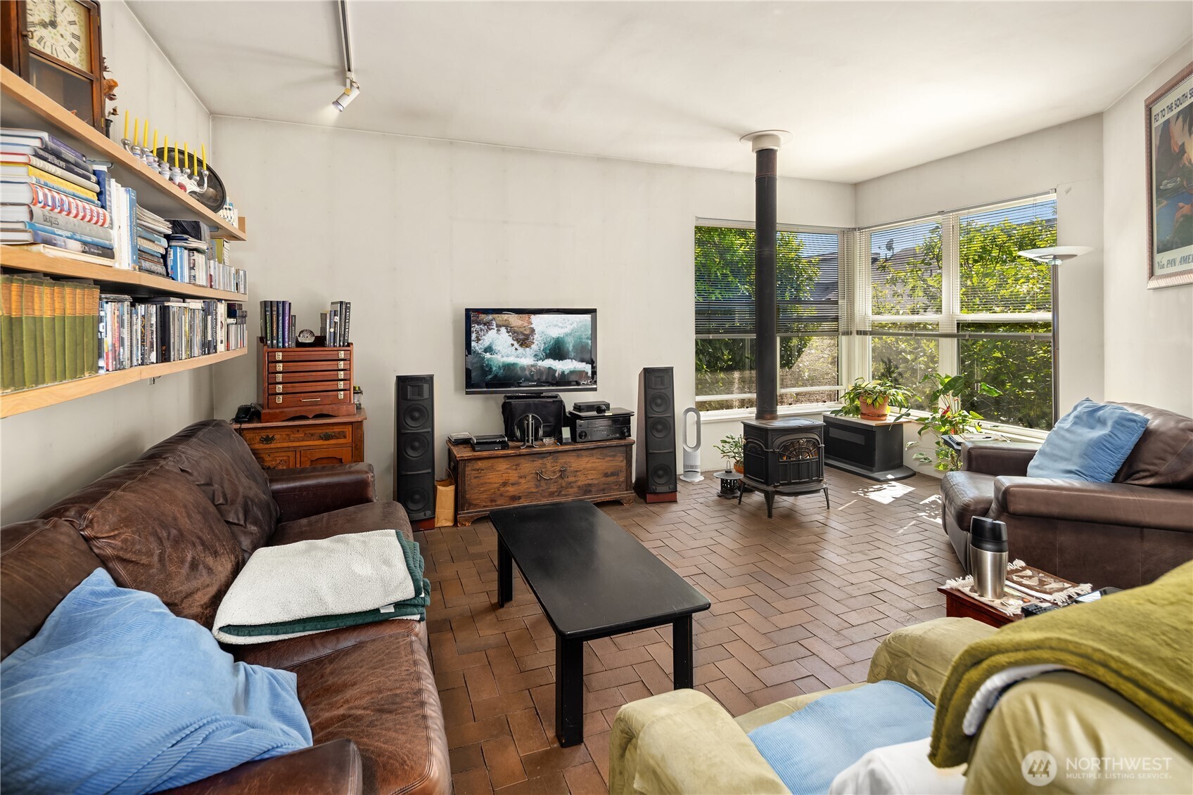 111 W Kinnear Place