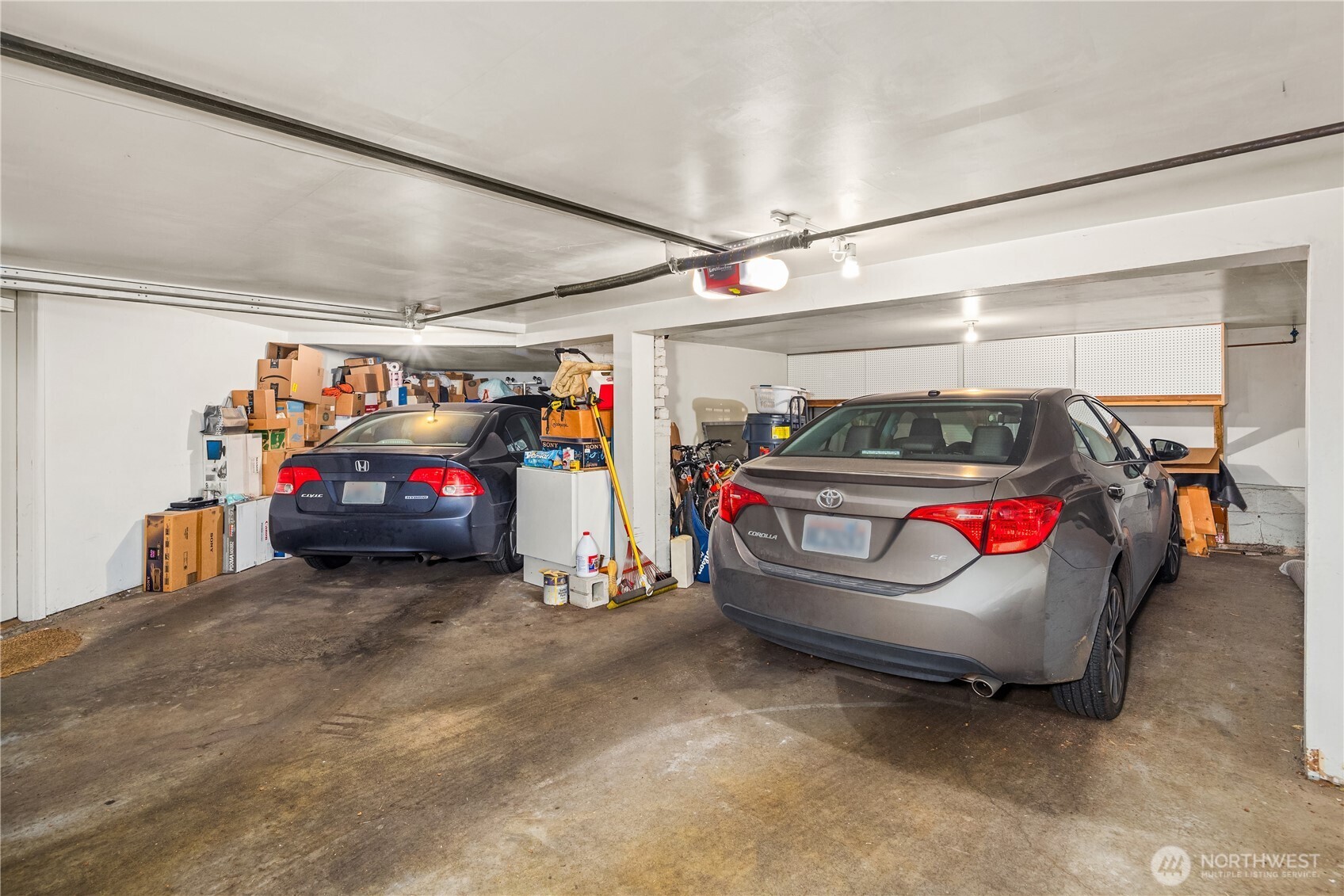 111 W Kinnear Place