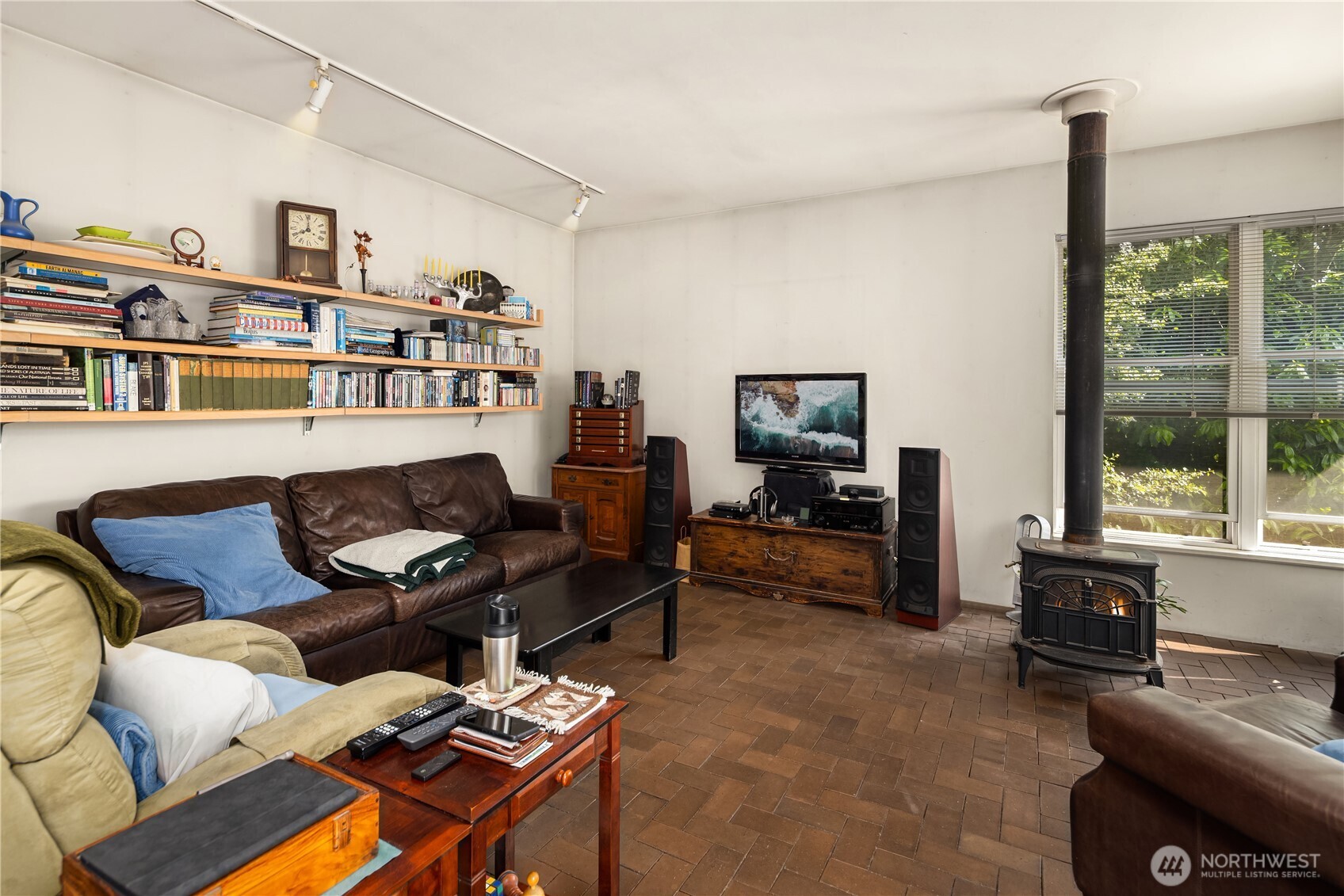 111 W Kinnear Place